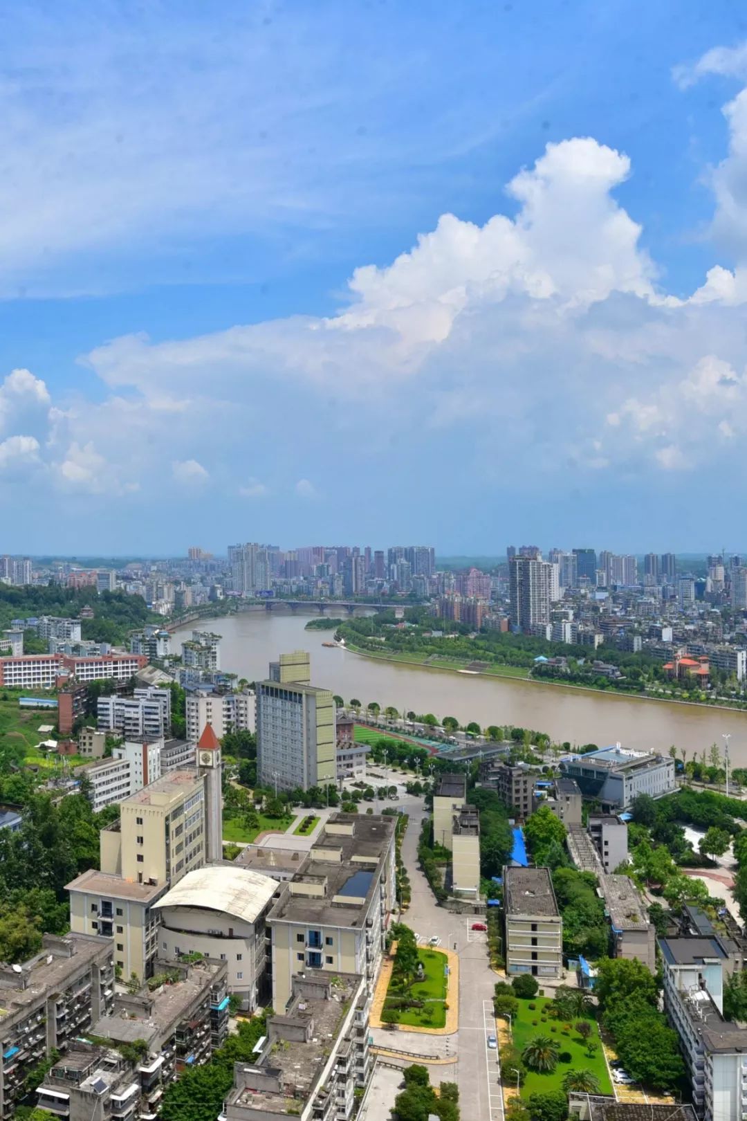 内江钟长鸣最新消息，探索自然美景，心灵之旅启程